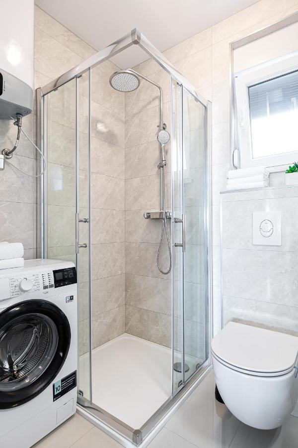 Sunny Island Apartment Трогир Екстериор снимка