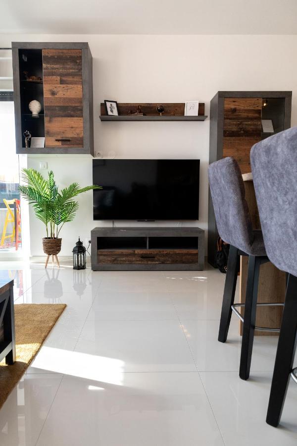 Sunny Island Apartment Трогир Екстериор снимка
