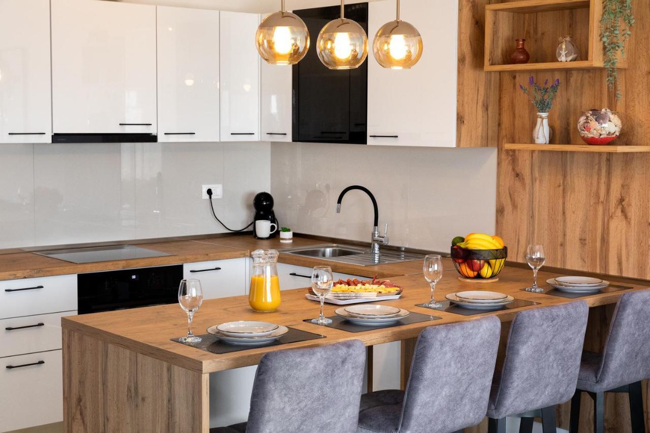Sunny Island Apartment Трогир Екстериор снимка